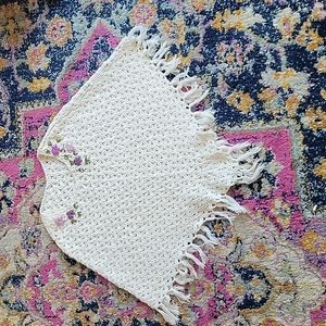 White shawl FLASH SALE 4 FOR $25 DRESS ITEMS *SEE DESCRIPTION